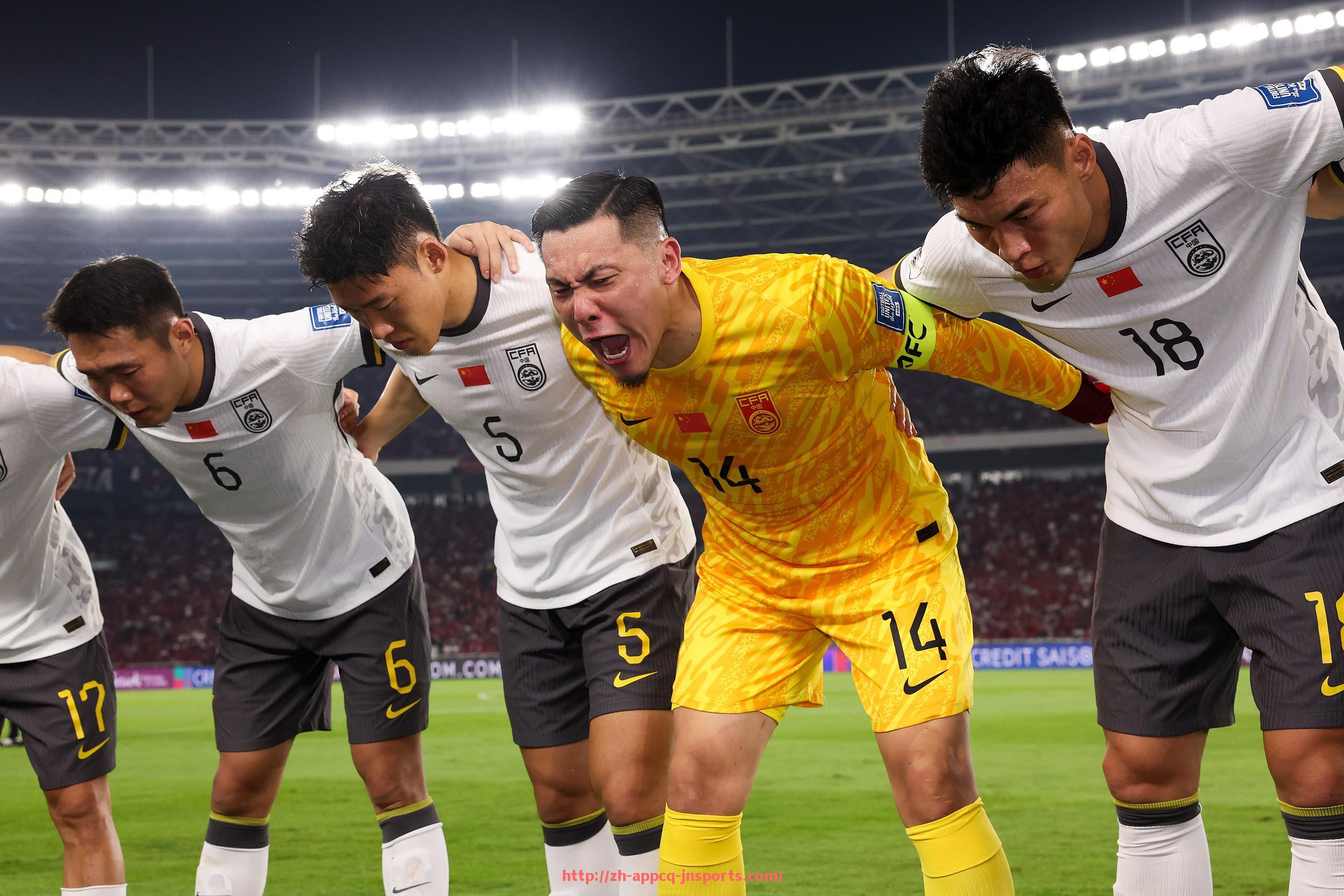 江南体育APP-世俱杯历史赛事最佳守门员评选数据对比及表现亮点